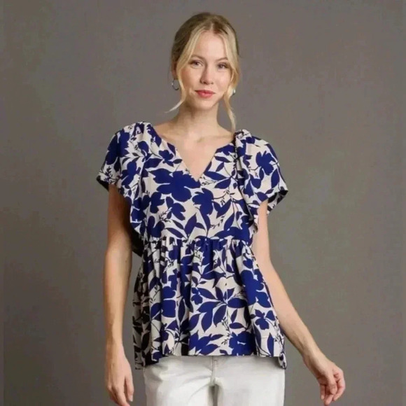 Umgee Blue and White Floral Blouse - Picture 1 of 11
